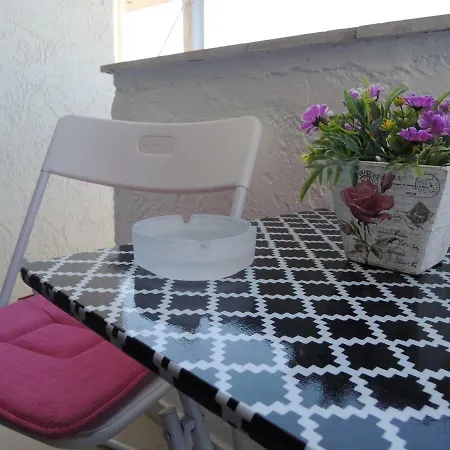 Square With Panoramic View Daire