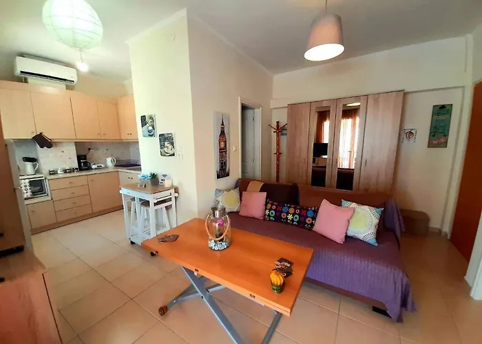 Square With Panoramic View * 칼라마타