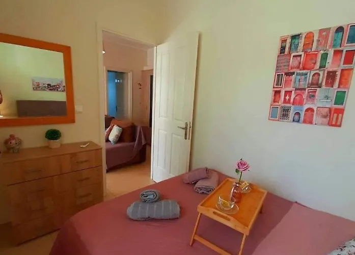 Square With Panoramic View Daire *